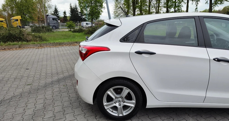 Hyundai I30 cena 38900 przebieg: 131000, rok produkcji 2015 z Praszka małe 436